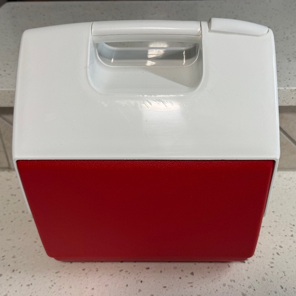 NWT Apple Employee Only Red Igloo Cooler - Picture 5 of 6